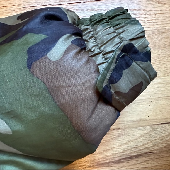 Alpha Industries Camo Down Puffer Jacket - Picture 9 of 11